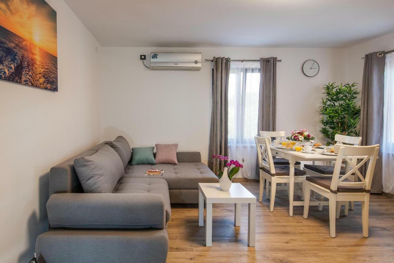 Apartments Lovric بولا المظهر الخارجي الصورة